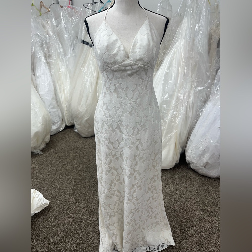 Elegant White Floral Lace Dress